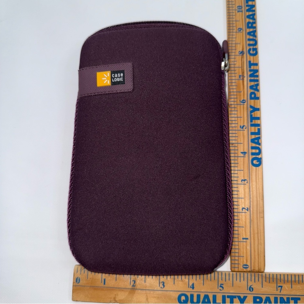 Case logic Purple Tablet Sleeve‎ 8x5 tablet like new